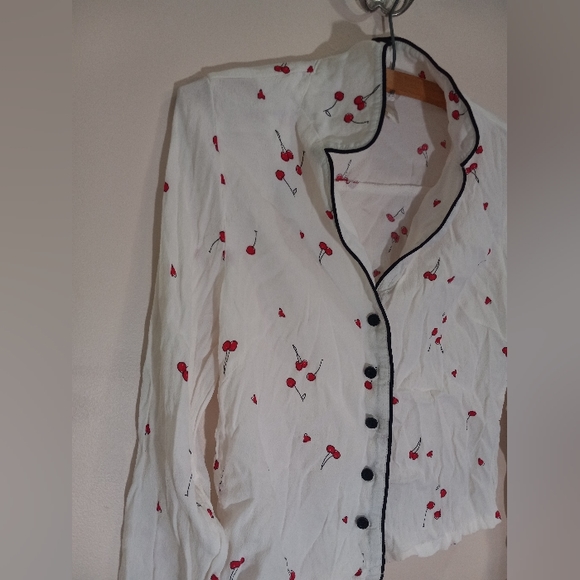 Forever 21 Cherry S lightweight long sleeve - Picture 5 of 10